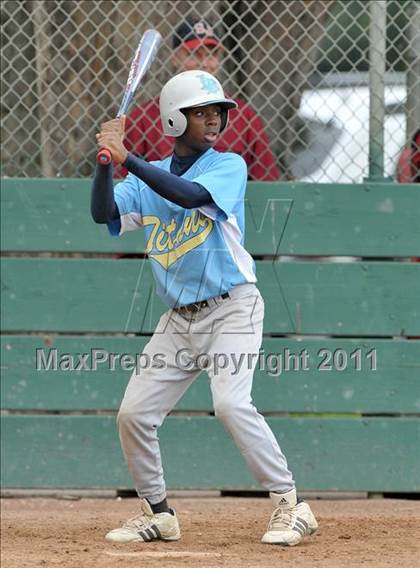 Thumbnail 2 in Burbank vs. San Juan (Land Park Easter Tournament) photogallery.