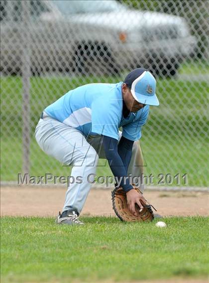 Thumbnail 2 in Burbank vs. San Juan (Land Park Easter Tournament) photogallery.