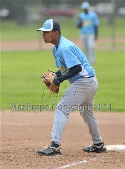 Thumbnail 2 in Burbank vs. San Juan (Land Park Easter Tournament) photogallery.