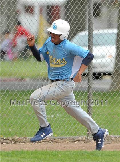 Thumbnail 2 in Burbank vs. San Juan (Land Park Easter Tournament) photogallery.