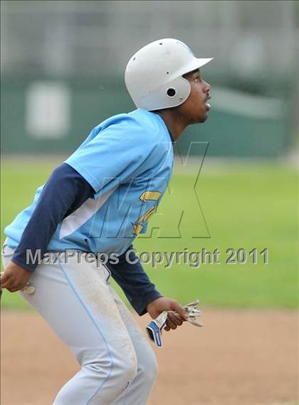 Thumbnail 2 in Burbank vs. San Juan (Land Park Easter Tournament) photogallery.