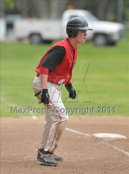 Thumbnail 3 in Burbank vs. San Juan (Land Park Easter Tournament) photogallery.