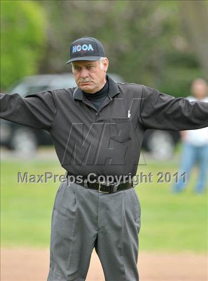 Thumbnail 1 in Burbank vs. San Juan (Land Park Easter Tournament) photogallery.