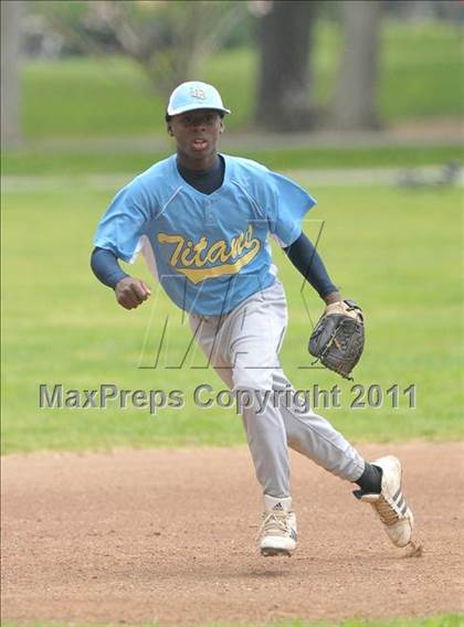Thumbnail 3 in Burbank vs. San Juan (Land Park Easter Tournament) photogallery.