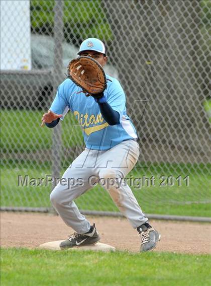 Thumbnail 3 in Burbank vs. San Juan (Land Park Easter Tournament) photogallery.