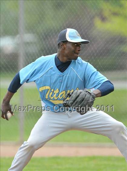 Thumbnail 3 in Burbank vs. San Juan (Land Park Easter Tournament) photogallery.
