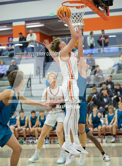 Thumbnail 2 in Farmington vs. Skyridge (Falcon Classaic) photogallery.