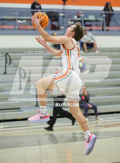 Thumbnail 3 in Farmington vs. Skyridge (Falcon Classaic) photogallery.