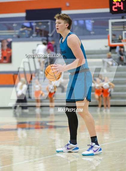 Thumbnail 3 in Farmington vs. Skyridge (Falcon Classaic) photogallery.