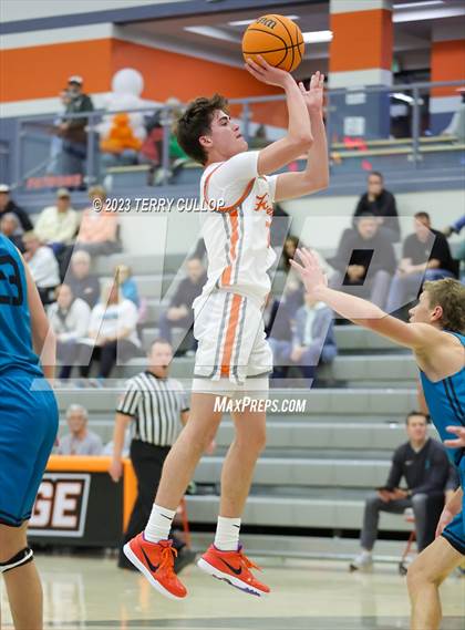 Thumbnail 2 in Farmington vs. Skyridge (Falcon Classaic) photogallery.