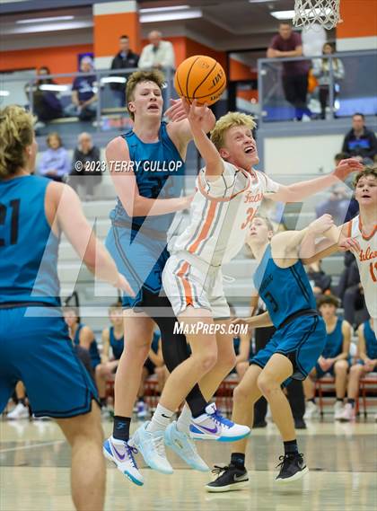 Thumbnail 2 in Farmington vs. Skyridge (Falcon Classaic) photogallery.
