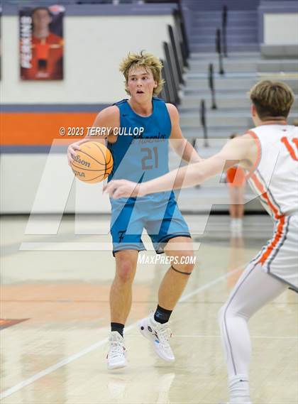 Thumbnail 3 in Farmington vs. Skyridge (Falcon Classaic) photogallery.