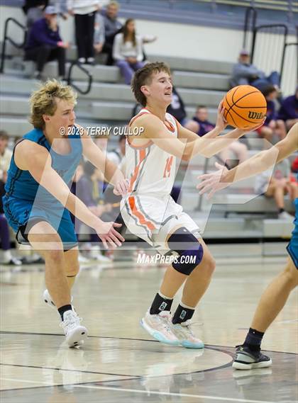 Thumbnail 2 in Farmington vs. Skyridge (Falcon Classaic) photogallery.