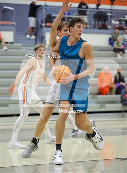 Thumbnail 2 in Farmington vs. Skyridge (Falcon Classaic) photogallery.