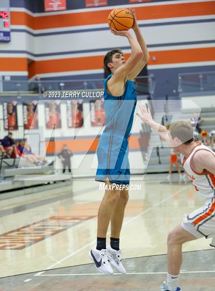 Thumbnail 2 in Farmington vs. Skyridge (Falcon Classaic) photogallery.