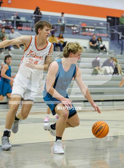 Thumbnail 2 in Farmington vs. Skyridge (Falcon Classaic) photogallery.