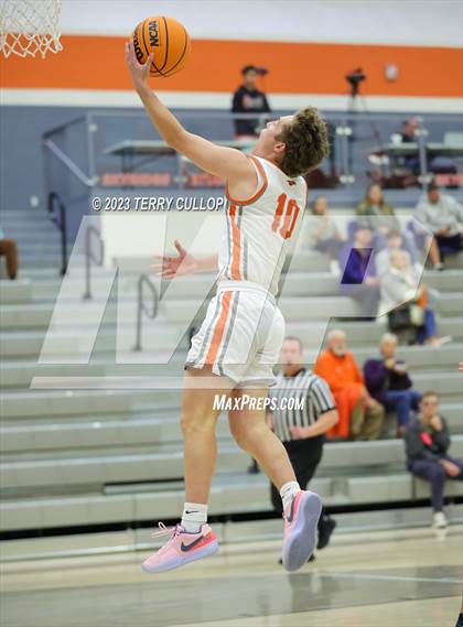 Thumbnail 2 in Farmington vs. Skyridge (Falcon Classaic) photogallery.