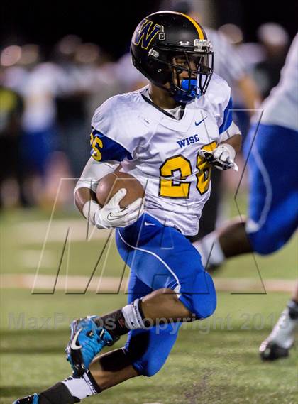 Thumbnail 2 in Douglass vs. Wise (Prince George’s Pigskin Classic)  photogallery.