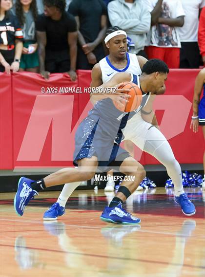Thumbnail 3 in North Crowley vs. Allen (UIL 6A D1 Boys Basketball Regional Semi) photogallery.