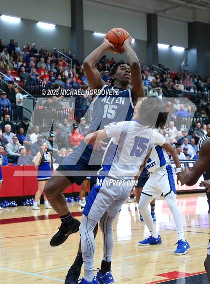 Thumbnail 2 in North Crowley vs. Allen (UIL 6A D1 Boys Basketball Regional Semi) photogallery.
