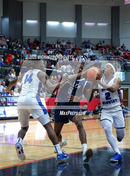 Thumbnail 2 in North Crowley vs. Allen (UIL 6A D1 Boys Basketball Regional Semi) photogallery.