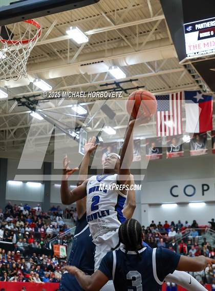 Thumbnail 1 in North Crowley vs. Allen (UIL 6A D1 Boys Basketball Regional Semi) photogallery.