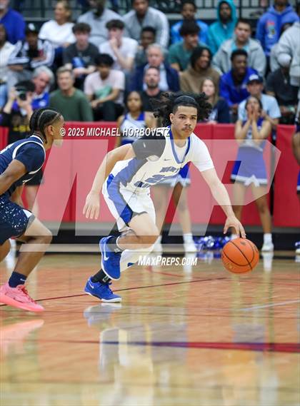 Thumbnail 2 in North Crowley vs. Allen (UIL 6A D1 Boys Basketball Regional Semi) photogallery.