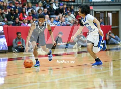 Thumbnail 3 in North Crowley vs. Allen (UIL 6A D1 Boys Basketball Regional Semi) photogallery.