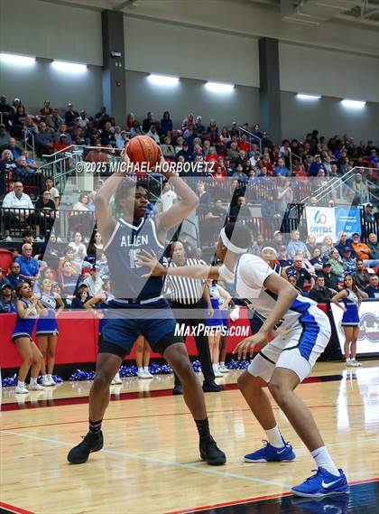 Thumbnail 3 in North Crowley vs. Allen (UIL 6A D1 Boys Basketball Regional Semi) photogallery.