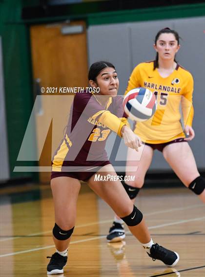 Thumbnail 3 in Harlandale @ McCollum photogallery.