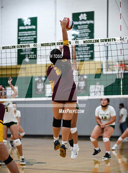 Thumbnail 1 in Harlandale @ McCollum photogallery.