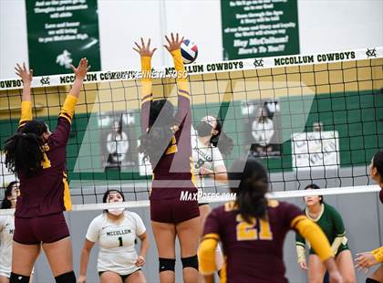 Thumbnail 3 in Harlandale @ McCollum photogallery.
