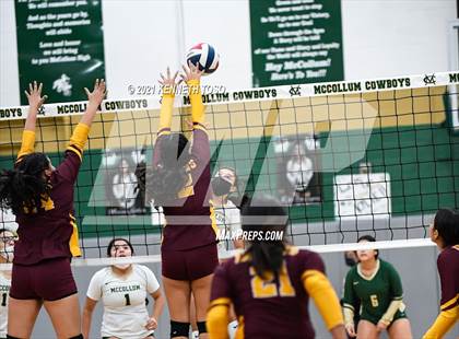 Thumbnail 1 in Harlandale @ McCollum photogallery.