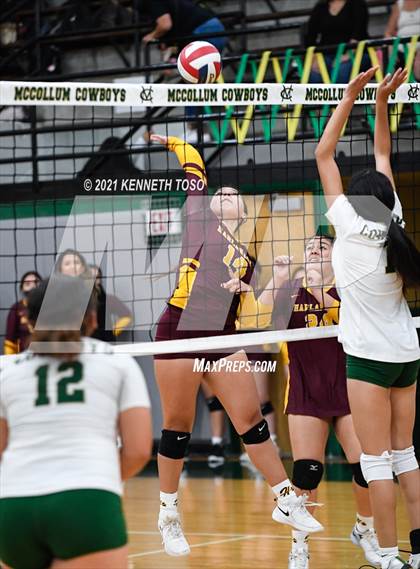 Thumbnail 1 in Harlandale @ McCollum photogallery.