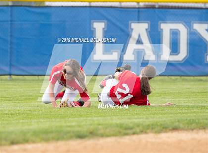 Thumbnail 1 in Island Trees vs Division (NYSPHSAA Sec 8 Class A First Round) photogallery.