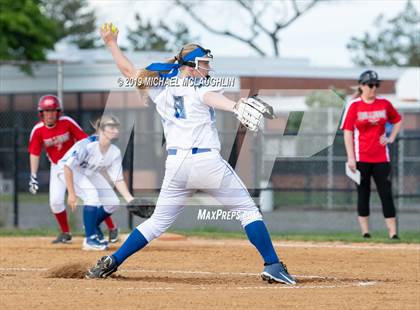 Thumbnail 3 in Island Trees vs Division (NYSPHSAA Sec 8 Class A First Round) photogallery.