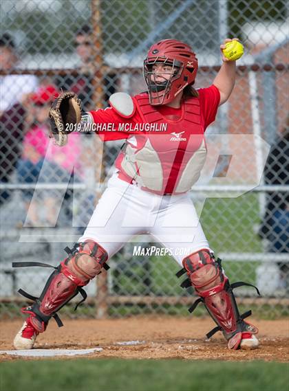 Thumbnail 2 in Island Trees vs Division (NYSPHSAA Sec 8 Class A First Round) photogallery.