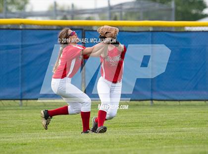 Thumbnail 1 in Island Trees vs Division (NYSPHSAA Sec 8 Class A First Round) photogallery.