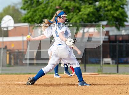 Thumbnail 2 in Island Trees vs Division (NYSPHSAA Sec 8 Class A First Round) photogallery.