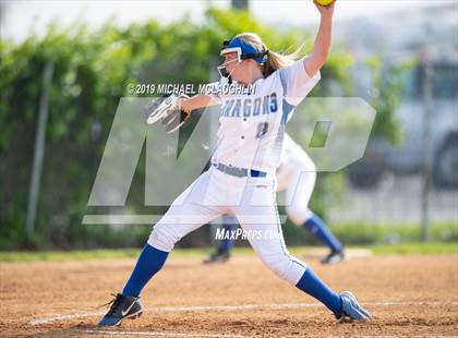 Thumbnail 3 in Island Trees vs Division (NYSPHSAA Sec 8 Class A First Round) photogallery.