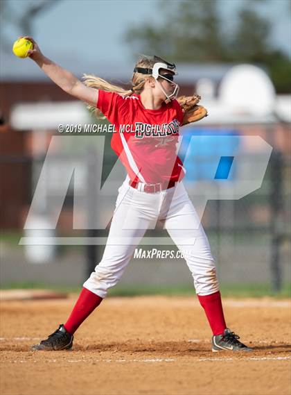 Thumbnail 1 in Island Trees vs Division (NYSPHSAA Sec 8 Class A First Round) photogallery.
