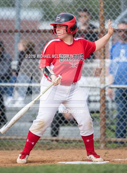 Thumbnail 3 in Island Trees vs Division (NYSPHSAA Sec 8 Class A First Round) photogallery.