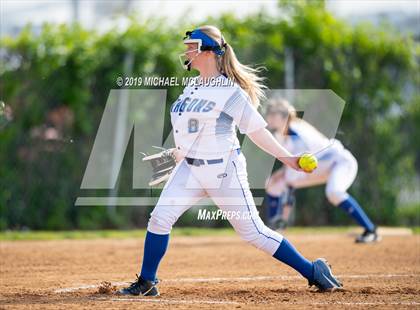 Thumbnail 2 in Island Trees vs Division (NYSPHSAA Sec 8 Class A First Round) photogallery.
