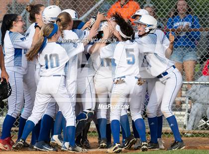 Thumbnail 3 in Island Trees vs Division (NYSPHSAA Sec 8 Class A First Round) photogallery.