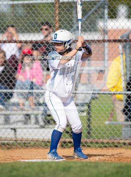Thumbnail 3 in Island Trees vs Division (NYSPHSAA Sec 8 Class A First Round) photogallery.
