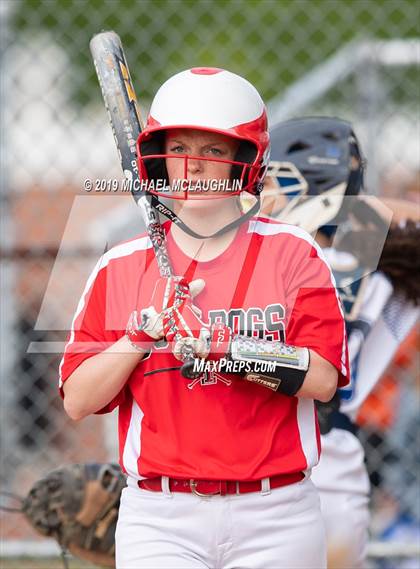 Thumbnail 3 in Island Trees vs Division (NYSPHSAA Sec 8 Class A First Round) photogallery.