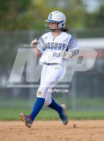 Thumbnail 1 in Island Trees vs Division (NYSPHSAA Sec 8 Class A First Round) photogallery.