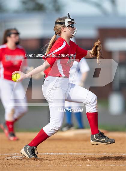 Thumbnail 1 in Island Trees vs Division (NYSPHSAA Sec 8 Class A First Round) photogallery.