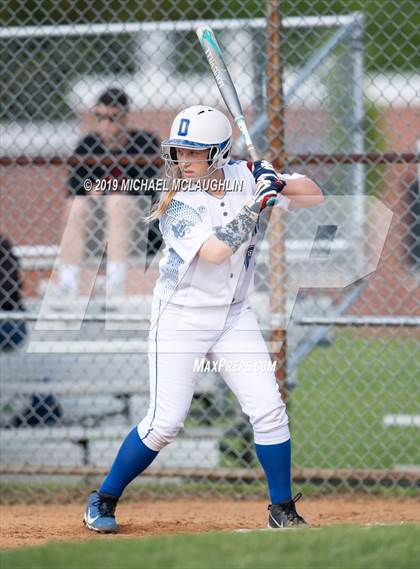 Thumbnail 3 in Island Trees vs Division (NYSPHSAA Sec 8 Class A First Round) photogallery.