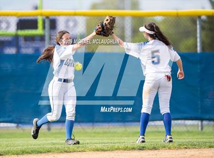 Thumbnail 3 in Island Trees vs Division (NYSPHSAA Sec 8 Class A First Round) photogallery.